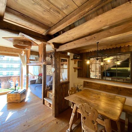 Calore Di Una Casa Di Montagna Campitello di Fassa Bagian luar foto