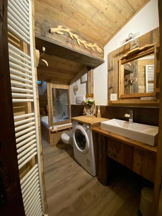 Calore Di Una Casa Di Montagna Campitello di Fassa Bagian luar foto