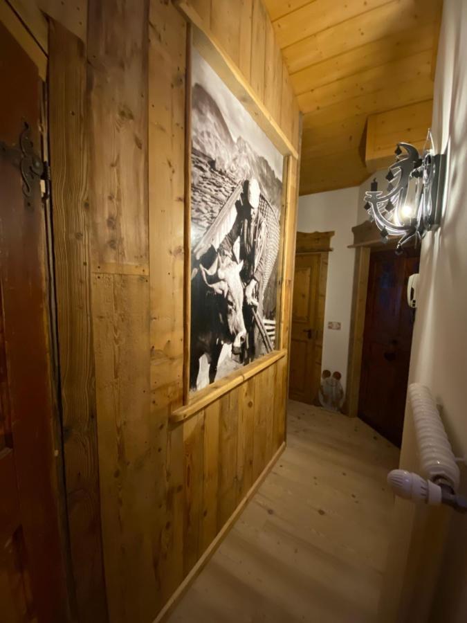 Calore Di Una Casa Di Montagna Campitello di Fassa Bagian luar foto