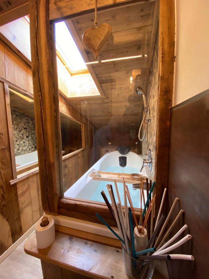 Calore Di Una Casa Di Montagna Campitello di Fassa Bagian luar foto